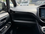 【 内装インテリア 】現車の確認はお電話で在庫のご確認の上、是非ご来店くださいませ!ご来店の難しい方は店舗スタッフがお電話やメールで詳細をお答えさせて頂きます。