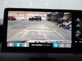 バックカメラの画像です。ガイドラインがスムースな車庫入れをサポートいたします!車庫入れの安心感がアップしますね☆