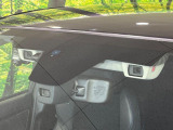 【アイサイトVer2】前方の車両等を検知し、衝突しそうな時は警報で注意を促し、ブレーキを踏む力をサポート。ブレーキを踏めなかった場合は衝突被害軽減ブレーキが作動、衝突回避をサポートします。