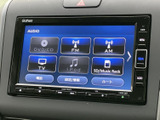 様々な音源に対応したオーディオ画面。お好みの音楽を楽しみながら、快適なドライブをお過ごしください。