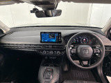 見通しの良い運転席回りとなっておりますので安心して運転をして頂けます!窓が大きいので明るく開放的な室内です