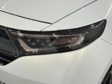 LEDヘッドライトは、点灯の瞬間から最大光量を発揮し、突然暗くなるトンネルなどでの安定感を高めます。