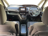 運転席周りです。