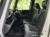 運転席からの視界は広く、運転操作もスムーズ。快適なドライビングをサポートする、使いやすい空間です。