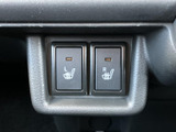 視認性の高いメーター類で、運転に必要な情報を的確に把握できます。運転に集中できる、シンプルで機能的なデザインです。