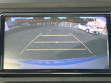 後方の状況を画面で確認できるので、狭い場所での駐車や車庫入れがより安全に行えます。運転に自信がない方にもおすすめです。