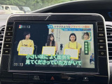 停車中にテレビや動画を楽しむことができるモニター。長距離移動のお供に最適です。休憩時間などにご活用ください。