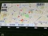 見やすい地図表示で、初めての道でも安心。周辺情報もわかりやすく表示されるので、スムーズな目的地への到着をサポートします。