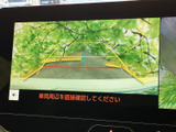車両周辺の状況をわかりやすく確認できるモニター画面。安全な運転をサポートする頼れる機能です。