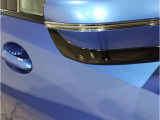 【BMWミラー】視認性の高いスタイリッシュなミラー。自動防眩機能も付いており夜間のドライビングをサポートします。