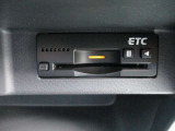 ETC装備♪最近増えてきたスマートインターご利用にも必須です♪ご納車時点ではセットアップした状態でお渡しいたしますので、お客様の方で面倒な手続きは一切ございません!