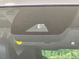 【トヨタセーフティセンス】走行中に前方の車両等を認識し、衝突しそうな時は警報とブレーキで衝突回避と被害軽減をアシスト。より安全にドライブをお楽しみいただけます。