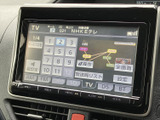 お気に入りの音楽やラジオをクリアな音質で楽しめます。長距離ドライブも、心地よい音楽と共に快適に過ごせます。