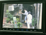 停車中には、TVやビデオコンテンツを楽しめます。休憩時間や待ち時間に、車内時間を有効活用できます。快適な空間を提供します。
