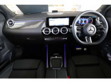 MBUX(メルセデス・ベンツ・ユーザー・エクスペリエンス)自然言語の認識機能を搭載。