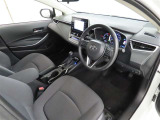 シンプルで使いやすいデザインの運転席です。