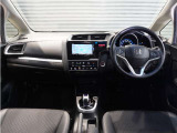 ◆インテリアパネル◆視界広々で非常に運転しやすくロングドライブでも疲れを感じさせないすっきりとまとまったインパネ周りです。