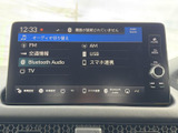 ラジオやUSB、Bluetoothなど、多彩なソースに対応。お好みの音楽をクリアな音質で楽しめる、充実のオーディオシステムです。快適なドライブに。