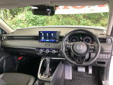 ご覧のように、視界が広く運転しやすいように設計されています。また、デュアルフルオートエアコンで快適です。