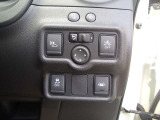 運転席右側に各種スイッチが集約されています!