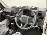 弊社の商品車両は横浜本牧にあります本部で隅々までチェックを行い、トヨタの厳しい商品基準をクリアした厳選した車両を展示しています。