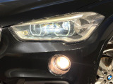 ●LEDヘッドライト:夜間走行時も良好な視界を確保し安心して運転できる高輝度LEDヘッドライトを装備!点灯速度が早く、消費電力も抑えられています。