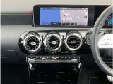 ■10.25インチワイドディスプレイ/純正SDナビ/フルセグTV/バックモニター/USB/Bluetooth/前席左右独立調整機能付きオートエアコン!