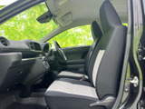 運転しやすい視界と、操作しやすい配置が魅力。快適なドライビングをサポートする、機能的な空間です。