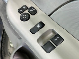 【電動格納ミラー】サイドミラーは電動格納式となっており、狭い駐車場でもキズがつくリスクを抑えられます。