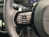 ステアリングにオーディオ操作スイッチが付いています。オーディオ画面に直接タッチしなくても操作が出来ますので、運転に集中できます。