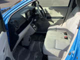 シンプルなデザインの室内空間は、落ち着いた雰囲気。運転に集中できる環境です。