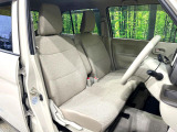運転席シート廻りは使用感も少なく、良好な状態となっています。丁寧に使われていたことがよくわかりますね。