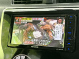 停車中に楽しめる映像機能が搭載されています。長距離移動の休憩時など、快適な時間を過ごせるでしょう。お気に入りの番組や動画でリラックスできますね。