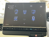 多彩な機能を備えたナビ・オーディオシステムです。使いやすいインターフェースで、快適なドライブをサポート。情報収集からエンターテイメントまで、すべてを一台で。