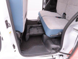 当社は購入後のアフターケアを大切にしております。納車後、1ヶ月無料点検、半年ごとにあんしん点検、12ヶ月法定点検の誘致をします。また車検までの点検をセットにした『ワンダフルパスポート』を販売中です。