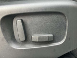 【運転席、助手席10ウェイ電動フロントシート】シート位置の調整、リクライニング、ランバーサポートで最適なポジションをとる事ができます。ストレスのないドライブが楽しめます。