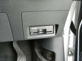 ここにETCが付いております。高速道路の料金所もスイスイ♪ ETCカードの申し込みは日産カードがおすすめ☆「安心」「おトク」「便利」で皆さまのカーライフをサポートする特典満載のカードです。