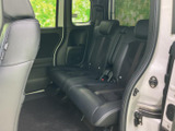 落ち着いた色合いが、車内空間全体に調和します。清潔感があり、心地よいドライブをサポート。細部までこだわったデザインです。◆画像認識AIによる推定であり実際と異なる場合があります。