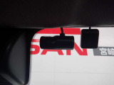 ドライブレコーダーが装備されてるので運転中や駐車中、万が一の時に映像で残す事ができるので安心です。