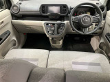 見通しのよいすっきりとした視界で、誰でも運転しやすいです。運転のしやすさは疲れにくさにも繋がりますよ♪