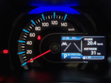 視認性の高いメーターで、速度や燃費などの情報を確認しやすいです。運転状況を的確に把握し、安全運転をサポートします。