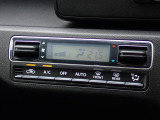 運転席はシートヒーターございます。