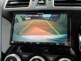 バックカメラで後方がリアルタイム映像で確認できます!商業施設や駐車場での駐車時や、夜間のバック時にも安心です♪