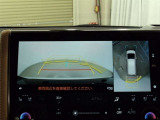 パノラミックビューモニター付きです。車両を上から見たような映像をディスプレイオーディオ画面に表示。運転席からの目視だけでは見にくい、車両周辺の状況をリアルタイムでしっかり確認できます。
