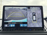 後方確認モニターは、駐車時の安全性を高め、狭い場所での運転をサポートします。