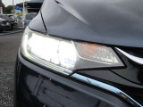 LEDヘッドライトは、点灯の瞬間から最大光量を発揮し、突然暗くなるトンネルなどでの安定感を高めます。