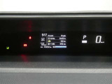 各操作スイッチは使いやすい位置に配置され、とっても見やすいメーターです。夜間時はラグジュアリーな気分にさせてくれる照明が魅力ですので、夜のドライブも楽しみになりますよ♪