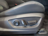 パワーシート搭載。微妙な調整が手軽にでき、ピッタリの最適なポジションで運転することが可能です。