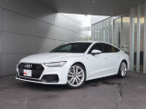 ●一目でAudiとわかる特徴的なシングルフレームグリル・LEDランプ。精悍なフロントマスクからAudiのスマートで上品なブランドを連想させてくれます。女性にも大変ご好評頂いております。