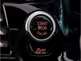 【プッシュスタート】プッシュスタートの最大のメリットは「防犯対策」です。スマートキーと車のIDが合致しないとエンジンは始動させることができません。